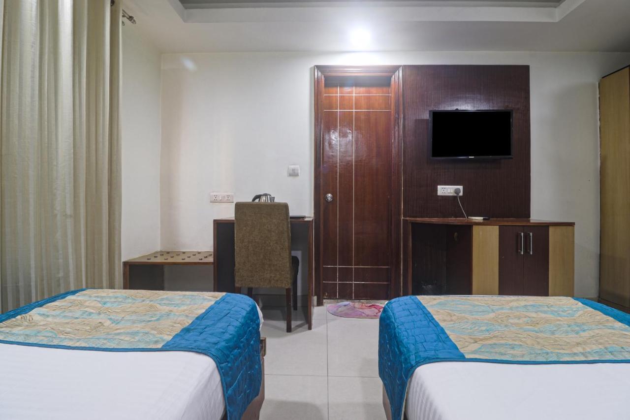 Hotel Sizzling Starr نيودلهي المظهر الخارجي الصورة
