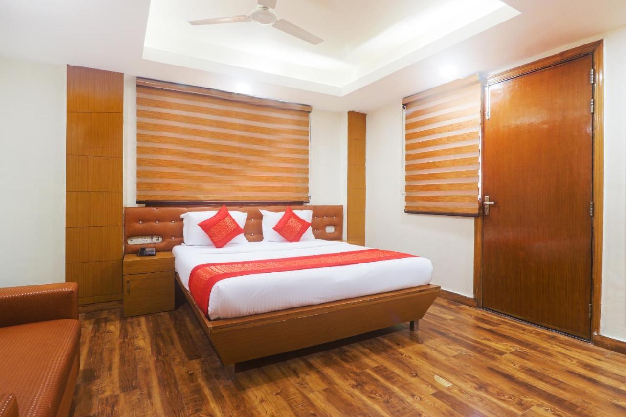 Hotel Sizzling Starr نيودلهي المظهر الخارجي الصورة