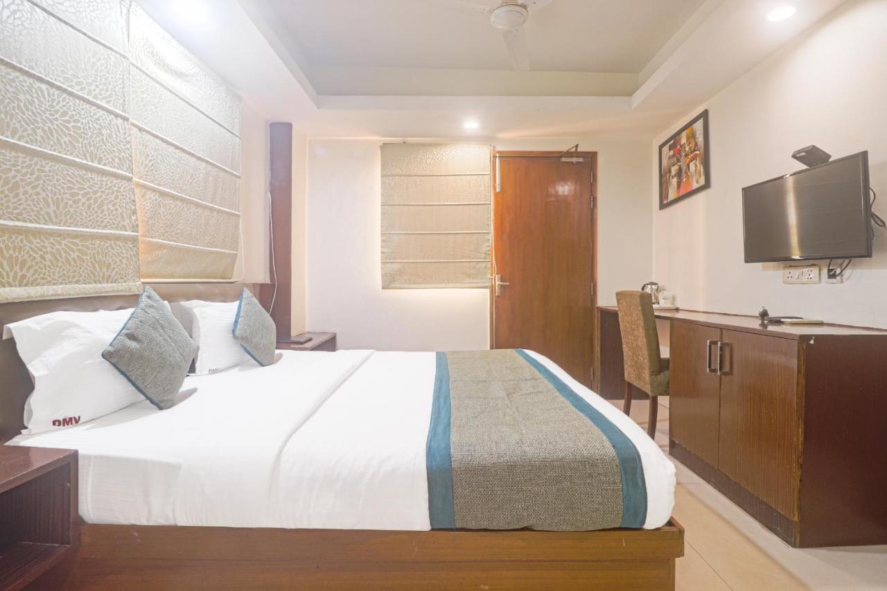 Hotel Sizzling Starr نيودلهي المظهر الخارجي الصورة